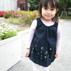 画像5: 【クチュール/子供服】バタフライ＆ビー手刺繍ノースリーブスモック｜ネイビー (5)