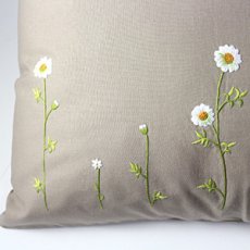 画像3: 【クチュール/ホーム】カモミール手刺繍クッションカバー｜ベージュ｜ (3)