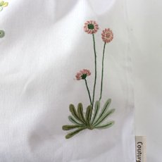 画像3: ナチュール手刺繍ドローストリングポーチ（大）｜白 (3)