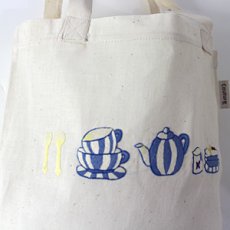 画像2: 【クチュール/バッグ】ブルーディッシュ手刺繍ランチバッグ　生成り (2)