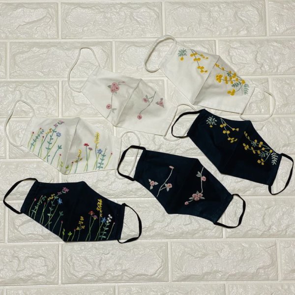 手刺繍ワイルドフラワー柄立体マスク