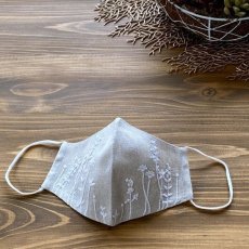 画像1: 白糸刺繍ワイルドフラワー柄 立体マスク (1)