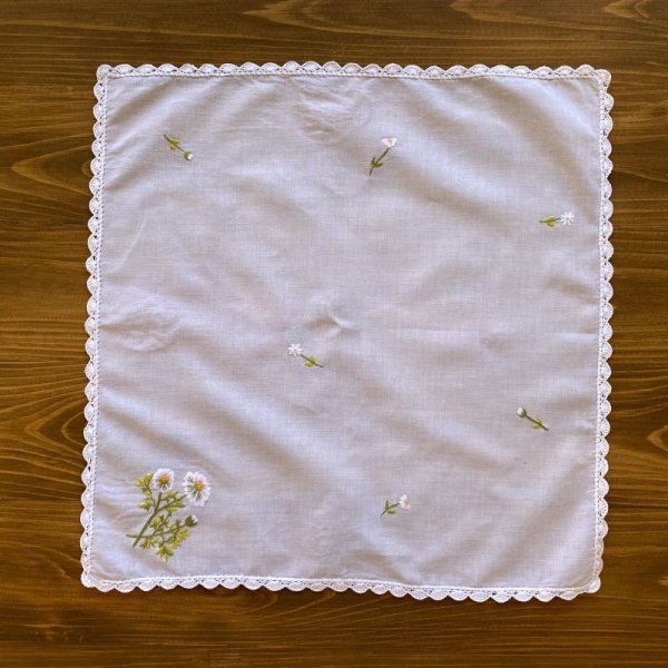 手刺繍ハンカチ カモミール柄