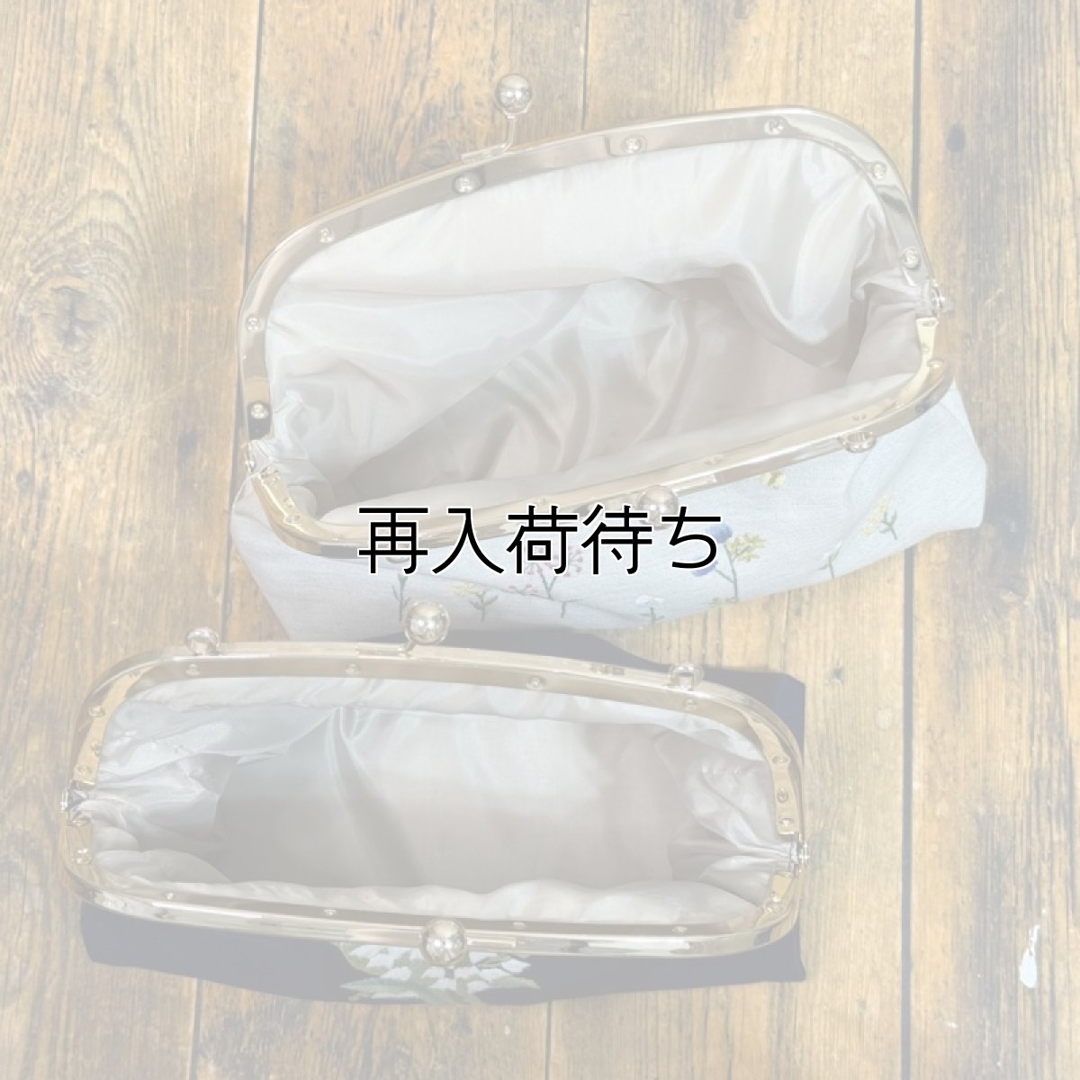画像2: 【クチュール/バッグ】ミモザ手刺繍がま口バッグ　ネイビー (2)