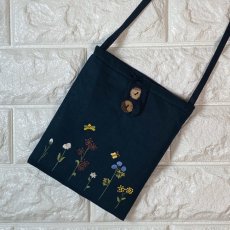 画像5: 手刺繍ポシェットバタフライ＆ビー柄　 (5)