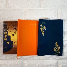 画像3: 手刺繍白ミモザ柄ブックカバー｜ネイビー (3)