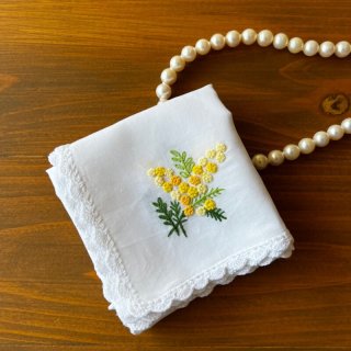 手刺繍レースハンカチ