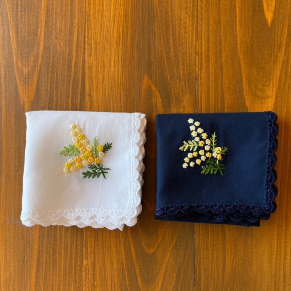 手刺繍レースハンカチ