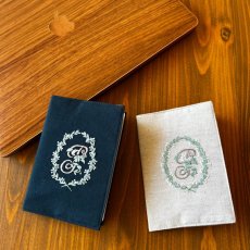 画像1: 手刺繍パスポートケース (1)