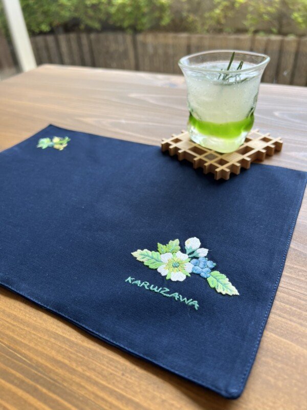 手刺繍ティーマット