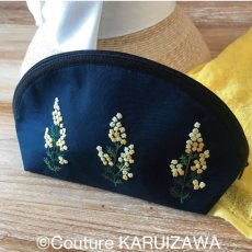 画像1: ミモザ手刺繍ラウンドポーチ｜ネイビー (1)