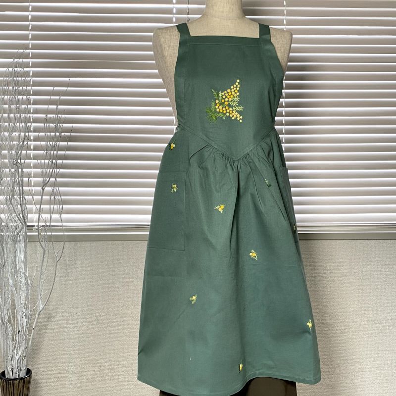 手刺繍エプロン 手刺繍エプロン
