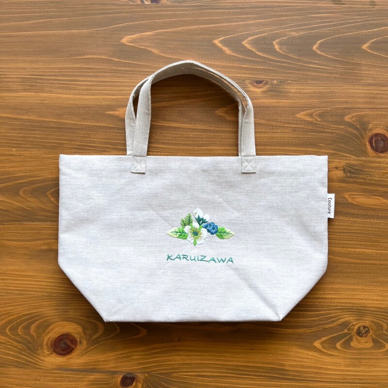 【軽井沢ライク】ブルーベリー手刺繍デリカバッグ｜綿麻